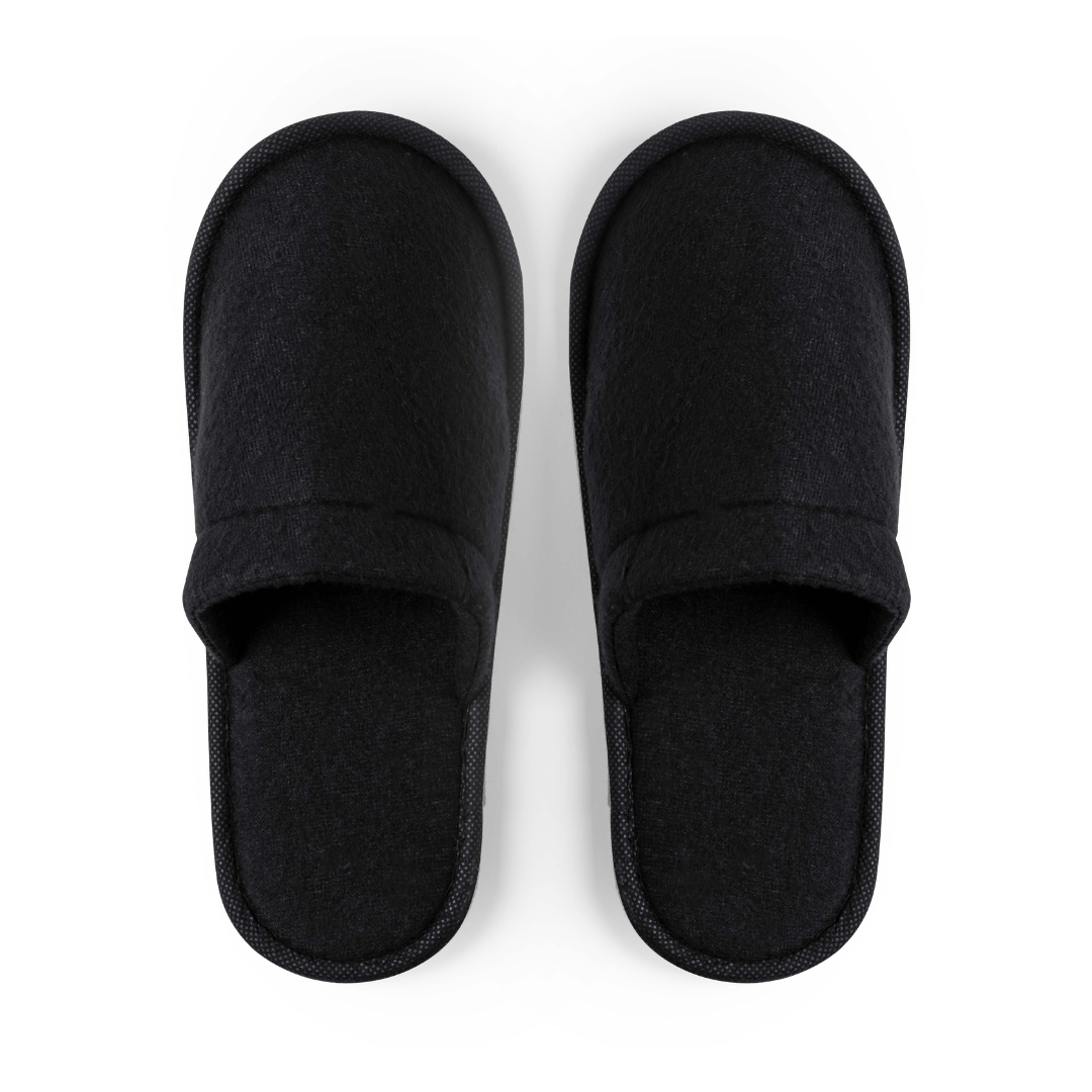 Chaussons noirs unisexe personnalisables avec logo.