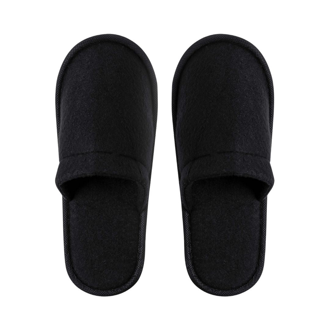 Chaussons Tarkun noirs personnalisables avec logo.